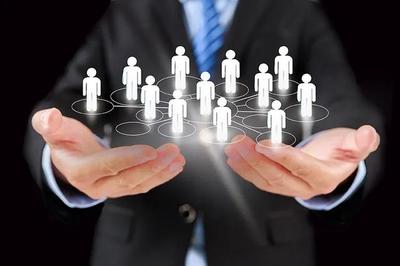 地產行業裁員潮來襲，企業管理面臨嚴峻挑戰